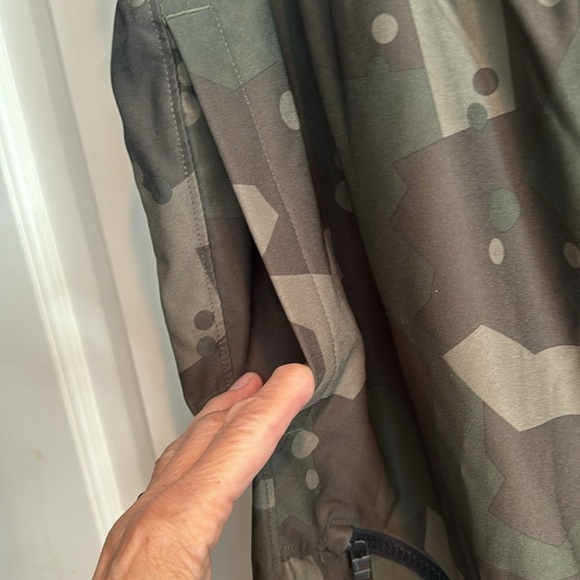 Under Armour 🔥sale🔥NWT military green pants - Picture 4 of 10